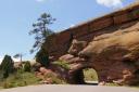 Arch_at_Red_Rocks.jpg